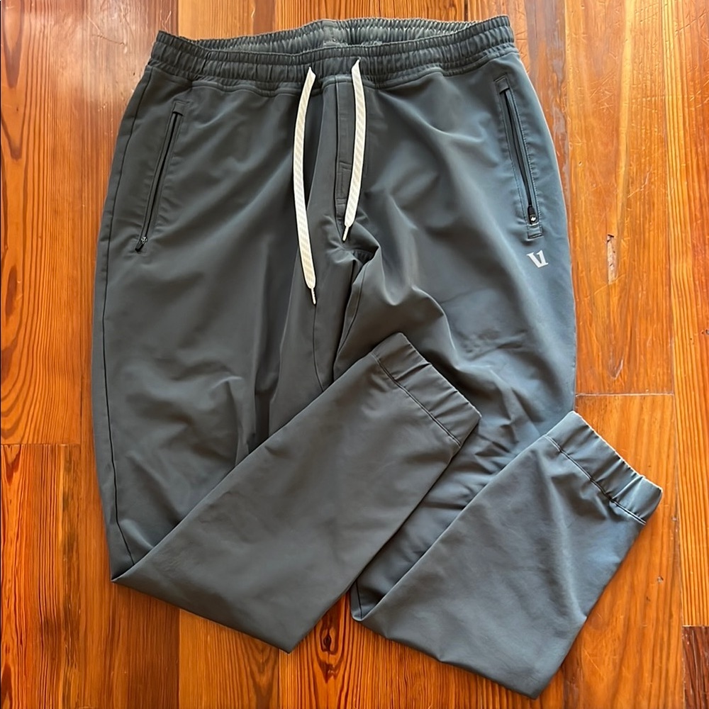 Vuori joggers size large green
